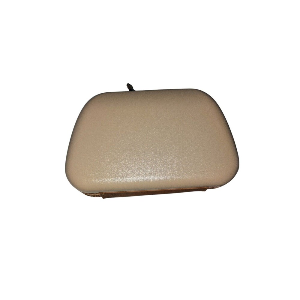 New BRICS Hard Shell Toiletry Bag Beige Qatar Airways     57 - Picture 2 of 10